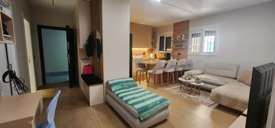 Tirane, shitet apartament 2+1 + 2, Kati 0, 97 m² 135.000 € (Rruga e Dibres, Prane Komisariatit nr. 4, Tirane)