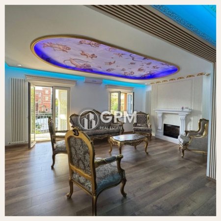 Tirane, jepet me qera Vile , 900 m² 10.000 €
