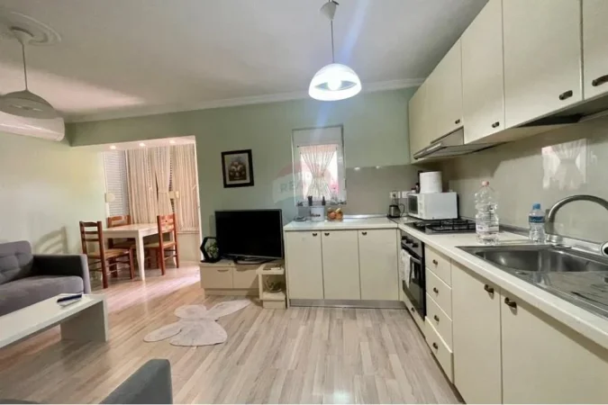 Shqiperi, shitet apartament 2+1 Kati 2, 50 m² 103.000 € (Shkolla e Baletit - Tregu Elektrik,)