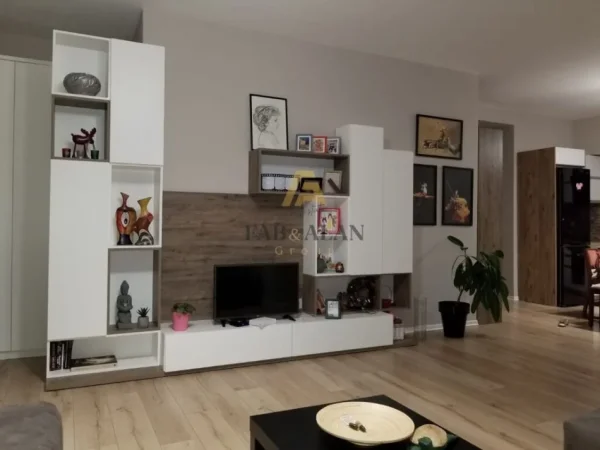 Tirane, shitet apartament 2+1+2 , 94 m² 240.000 € (Liqeni i Thate)