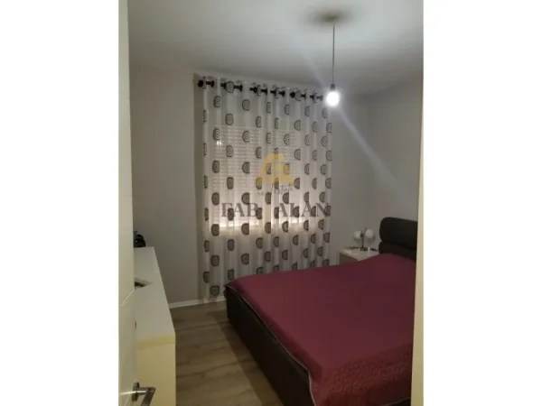 Tirane, shitet apartament 2+1+2 , 94 m² 240.000 € (Liqeni i Thate)