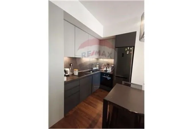 Tirane, shitet apartament 1+1 Kati 5, 75 m² 166.300 € (21 Dhjetori)