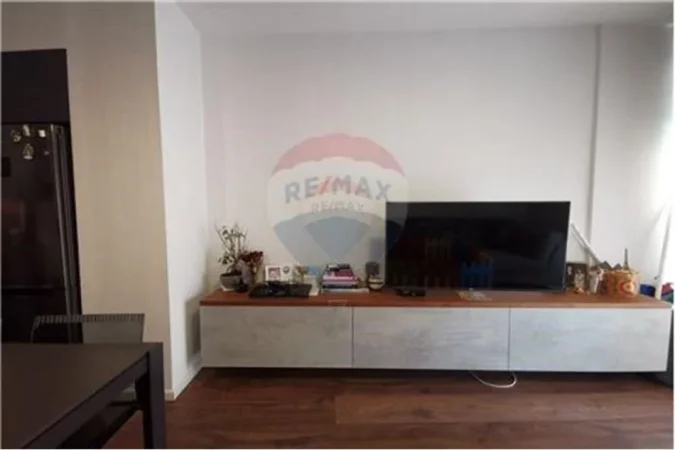 Tirane, shitet apartament 1+1 Kati 5, 75 m² 166.300 € (21 Dhjetori)