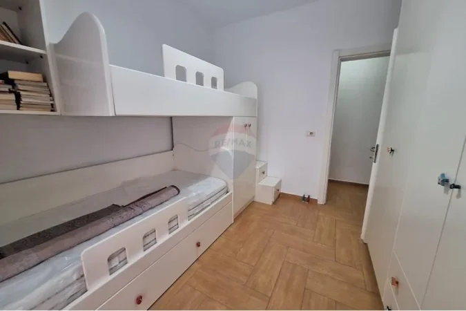 Tirane, jepet me qera apartament 2+1 , 100 m² 600 € (Jordan Misja,)