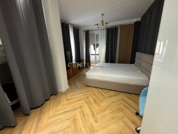 Tirane, shitet apartament 2+1 , 112 m² 280.000 € (MYSLYM SHYR)
