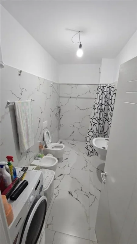Tirane, jepet me qera apartament 1+1+Ballkon Kati 1, 79 m² 500 € (Astir)