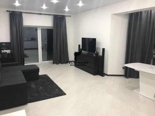 Tirane, jepet me qera apartament 2+1+Ballkon Kati 6, 140 m² 1.000 € (QENDER)