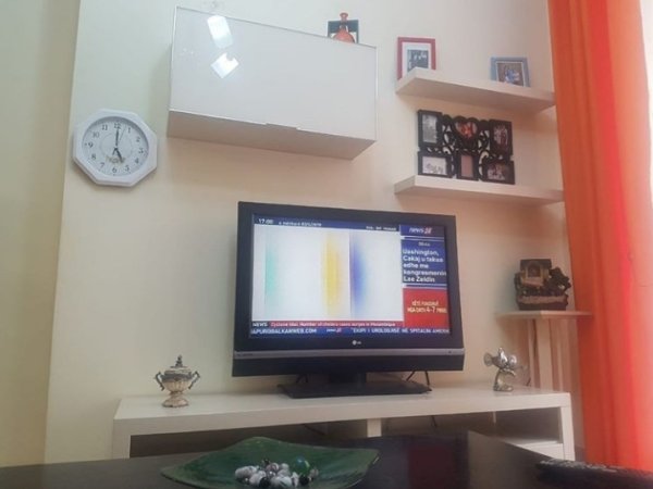 Tirane, jepet me qera apartament 2+1+Ballkon Kati 2, 97 m² 400 € (Yzberisht prane KMY)