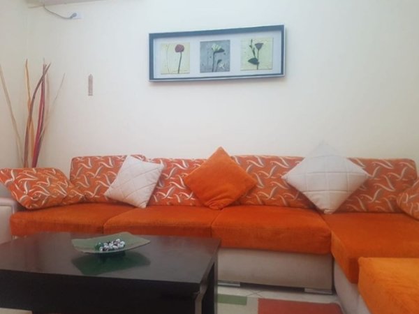 Tirane, jepet me qera apartament 2+1+Ballkon Kati 2, 97 m² 400 € (Yzberisht prane KMY)
