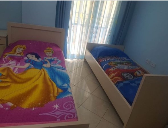 Tirane, jepet me qera apartament 2+1+Ballkon Kati 2, 97 m² 400 € (Yzberisht prane KMY)