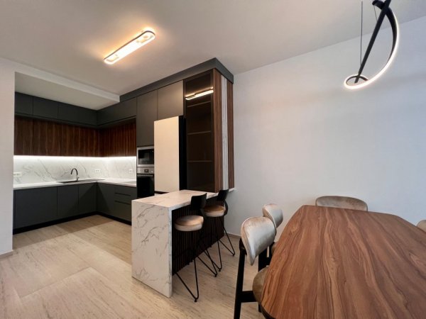 Tirane, jepet me qera apartament 2+1 Kati 3, 113 m² 1.800 € (Liqeni thate)