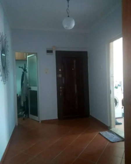 Tirane, shes apartament 2+1+Ballkon Kati 5, 84 m² 108.000 € (Ali Dem, Rr. idriz Dollaku)