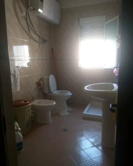 Tirane, shes apartament 2+1+Ballkon Kati 5, 84 m² 108.000 € (Ali Dem, Rr. idriz Dollaku)