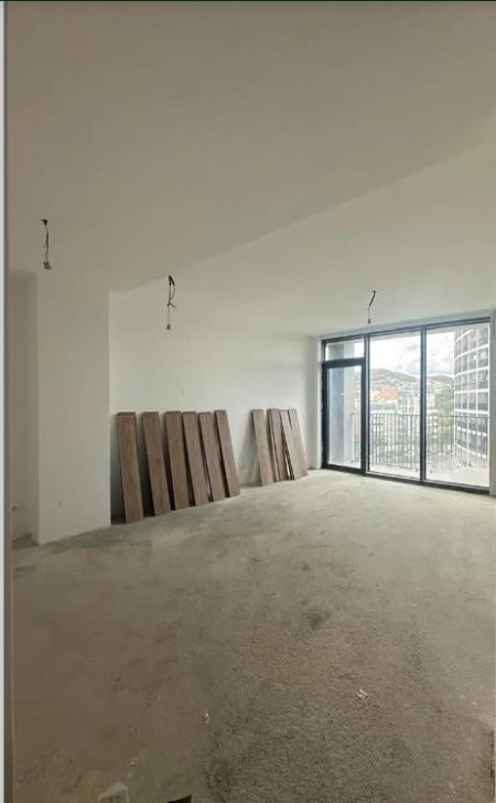 Tirane, shitet apartament 1+1 Kati 4, 70 m² 260.000 € (Lake View)