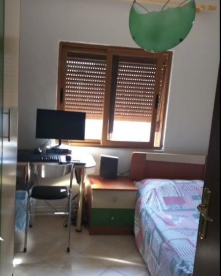 Tirane, shes apartament 3+1+Ballkon Kati 5, 80 m² 110.000 € (Rr. Bardhyl te Bar Oslo)