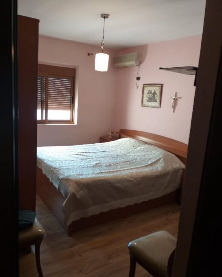 Tirane, shes apartament 3+1+Ballkon Kati 5, 80 m² 110.000 € (Rr. Bardhyl te Bar Oslo)