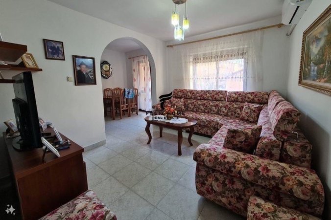 Tirane, jepet me qera apartament 1+1 Kati 2, 62 m² 800 € (RRUGA E DURRESIT)