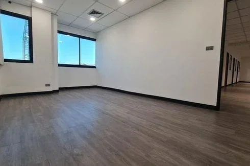 Tirane, jepet me qera zyre Kati 2, 200 m² 2.500 € (selvia)