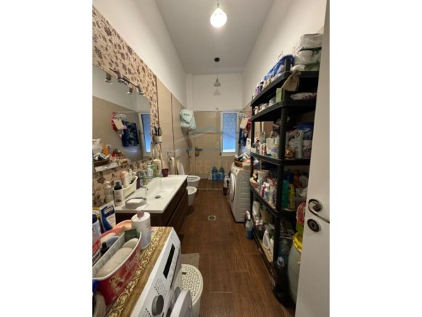 Tirane, shitet apartament 2+1 Kati 1, 123 m² 250.000 € (Rruga e Ullishtes, Liqeni i Thate)