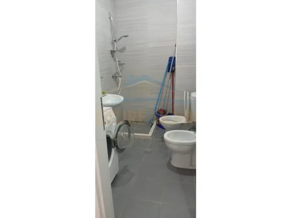 Tirane, jepet me qera apartament 1+1 Kati 5, 65 m² 600 € (Kompleksin Star)