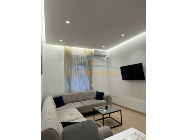 Tirane, jepet me qera apartament 1+1 Kati 2, 40 m² 650 € (Pallatet Agimi,Bllok.)