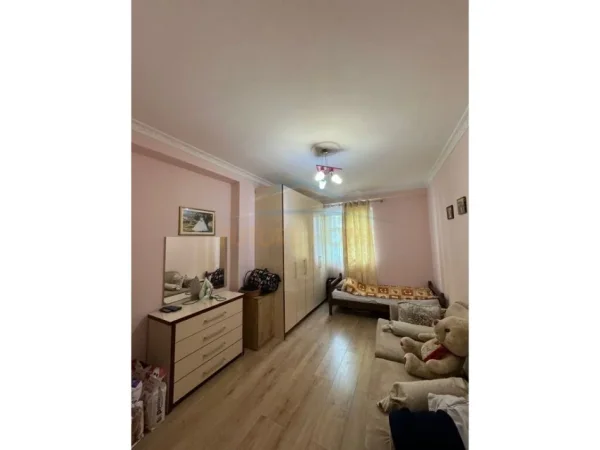 Tirane, shitet 3+1 Kati 3, 140 m² 225.000 € 