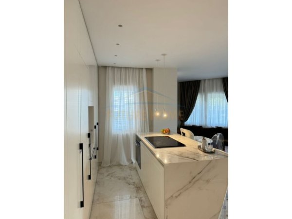 Tirane, shitet apartament 2+1 Kati 1, 117 m² 280.000 € 