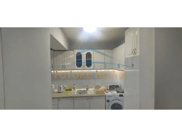 Tirane, jepet me qera apartament 2+1+Aneks Kati 1, 92 m² 650 € (Qender)