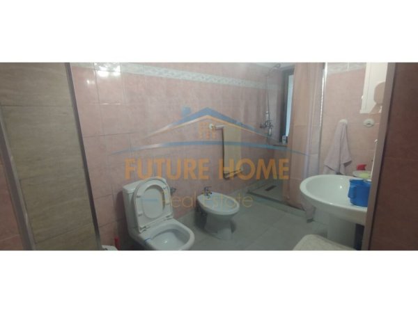 Tirane, jepet me qera apartament 2+1+Aneks Kati 1, 92 m² 650 € (Qender)
