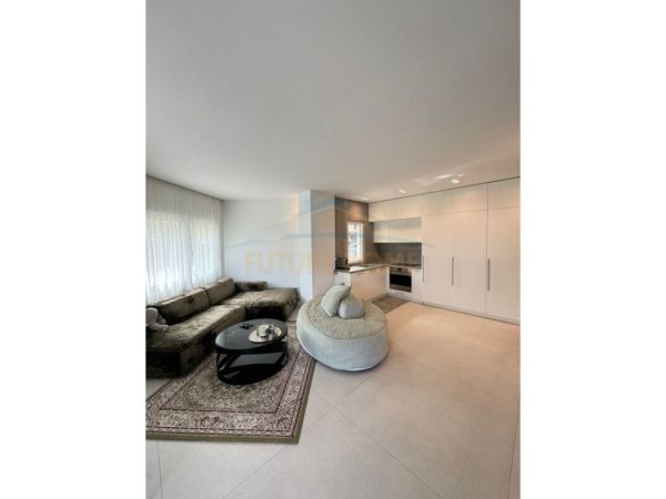 Tirane, shitet apartament 2+1 Kati 1, 117 m² 