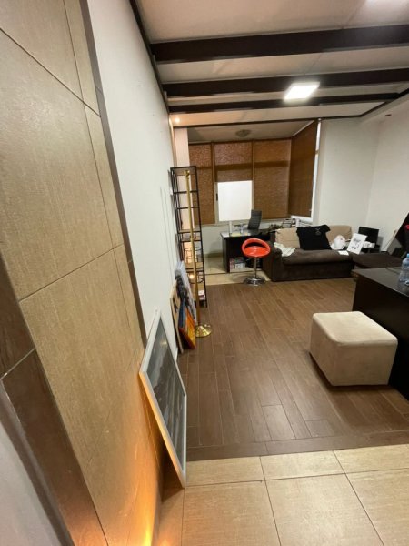 Tirane, jepet me qera ambjent biznesi Kati 0, 170 m² 800 € (LIQENI I THATE)