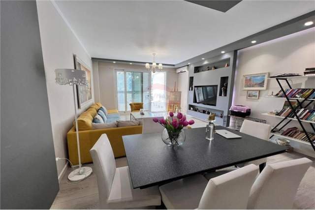 Shqiperi, shitet apartament 2+1 124 m²  (KOPSHTI ZOLOGJIK)