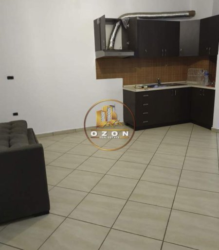 Tirane, jepet me qera apartament 2+1+BLK Kati 2, 96 m² 300 Euro (Kodra e Diellit, Mbikalimi i Komunes)