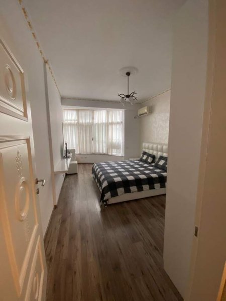 Tirane, jepet me qera apartament Kati 2, 113 m² 450 Euro