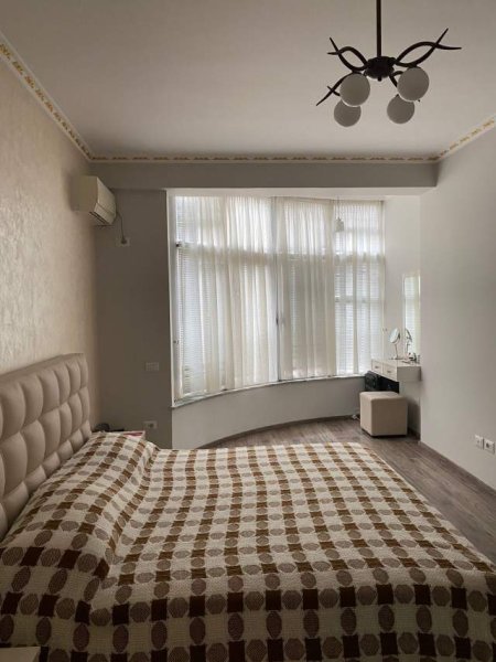Tirane, jepet me qera apartament Kati 2, 113 m² 450 Euro