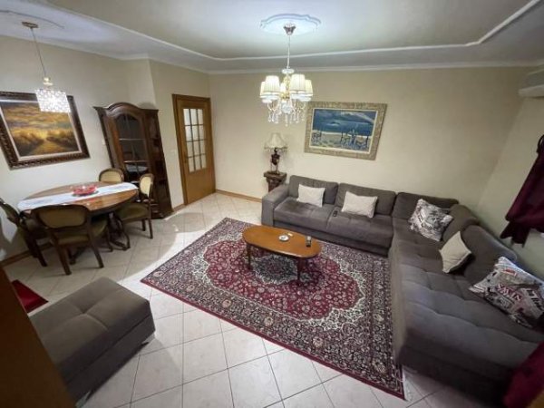 Tirane, jepet me qera apartament 2+1+BLK Kati 4, 90 m² 450 Euro (PAZARI I RI)