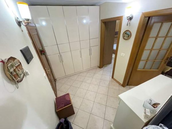 Tirane, jepet me qera apartament 2+1+BLK Kati 4, 90 m² 450 Euro (gj.partizani)