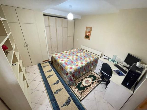 Tirane, jepet me qera apartament 2+1+BLK Kati 4, 90 m² 450 Euro (gj.partizani)