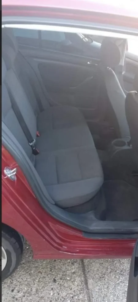 Tirane, shitet makine Volkswagen Golf 5 Viti 2005, 3.300 Euro