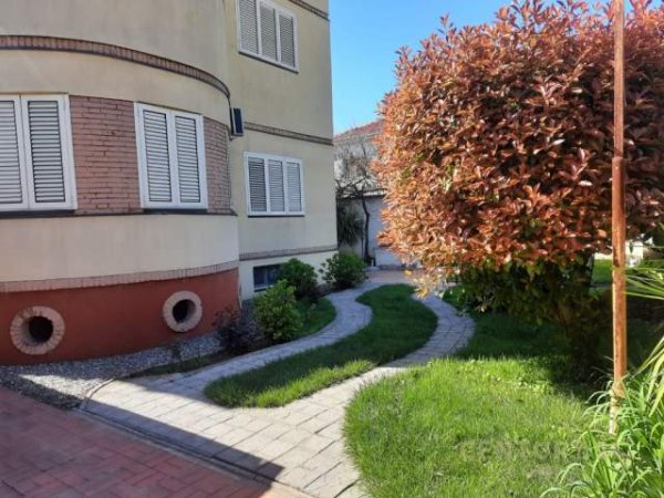 Tirane, jepet me qera Vile 3 Katshe Kati 4, 764 m² 6.000 Euro (Rruga e Kavajes)