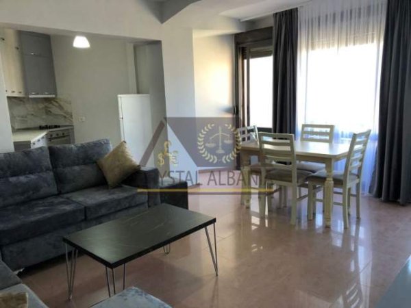 Tirane, jepet me qera apartament 2+1+BLK Kati 6, 80 m² 800 Euro (Rruga Barrikadave)