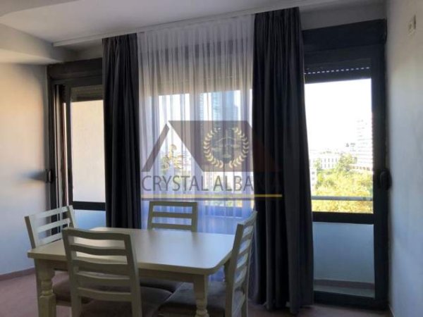 Tirane, jepet me qera apartament 2+1+BLK Kati 6, 80 m² 800 Euro (Rruga Barrikadave)