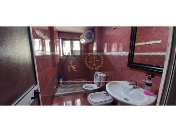 Tirane, jepet me qera apartament 2+1+BLK Kati 6, 80 m² 800 Euro (Rruga Barrikadave)