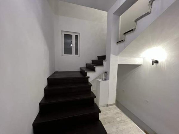 Tirane, jepet me qera apartament 2+1+A+BLK Kati 2, 100 m² 50.000 Leke (rruga azem galica)
