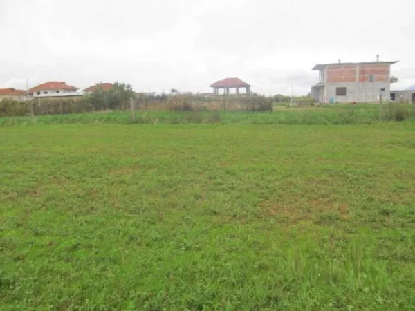 Korce, Vashtemi Shitet Toke Are 410 m², Cmimi Fillestar 760.960 Leke