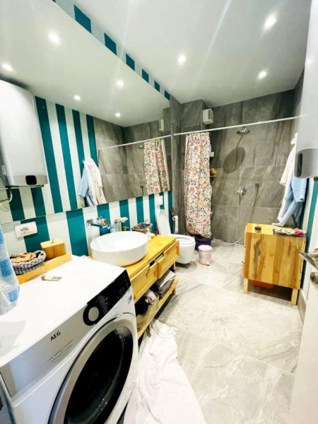 Tirane, jepet me qera apartament 2+1 Kati 6, 90 m² 700 Euro (Liqeni Thate)