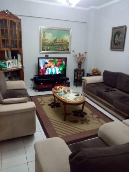 Apartament 2+1 me qira Rr, Dritan Hoxha, Laprak, E mobiluar Kati 2  40.000 leke muaj Kontakt 068 52 14 485