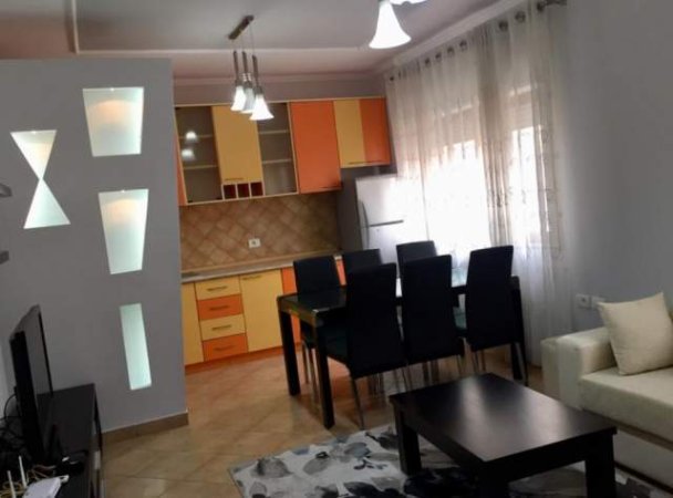 Tirane, jepet me qera apartament 2+1+BLK Kati 3, 85 m² 550  (HIM KOL)