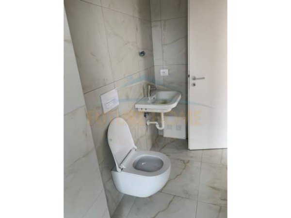 Tirane, jepet me qera apartament 2+1+BLK Kati 5, 98 m² 350 Euro (Jordan Misja)