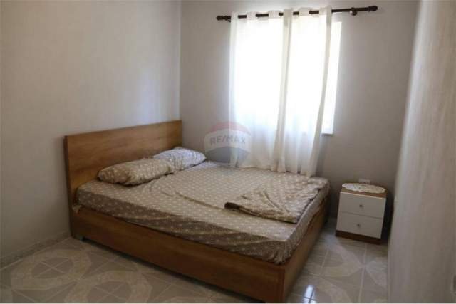 Golem, jepet me qera vile 3 Katshe 225 m² 2.000 Euro (Golem)